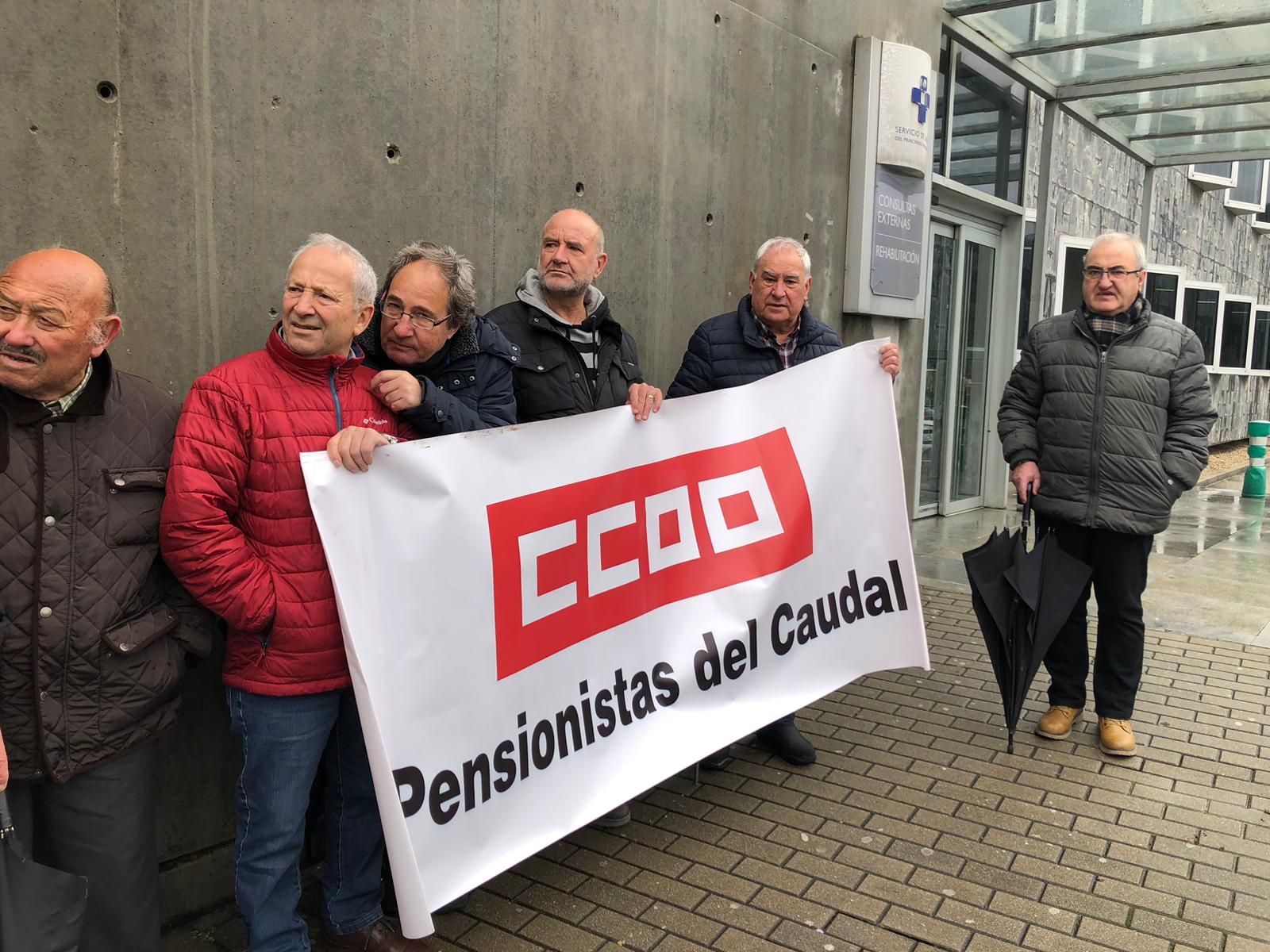 Protesta de los pensionistas en Langreo para pedir mejoras en la sanidad