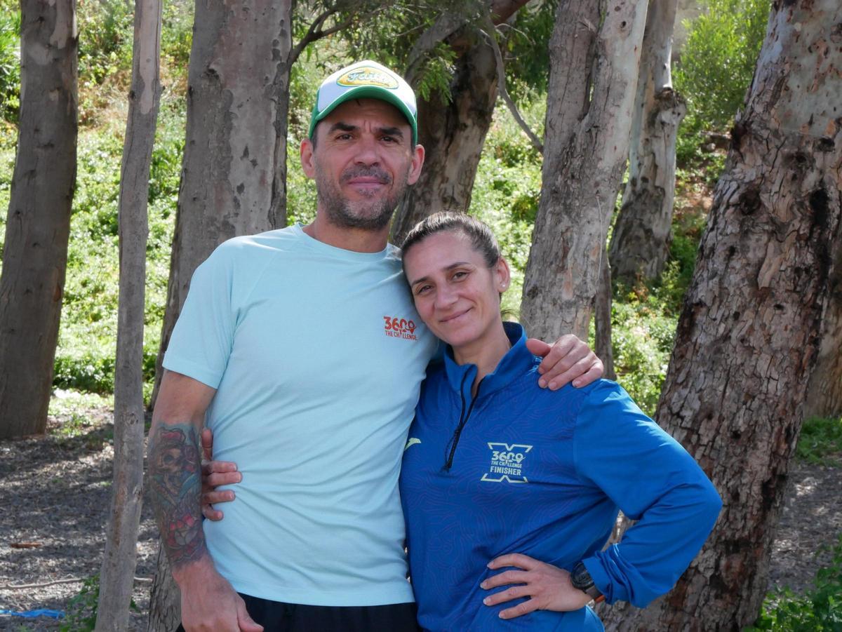 Por la izquierda, el corredor Javi y su mujer Idaira.