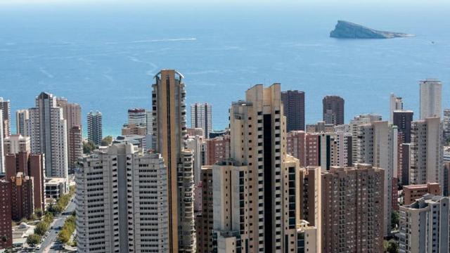 Benidorm logra el certificado como primer destino turístico inteligente del país