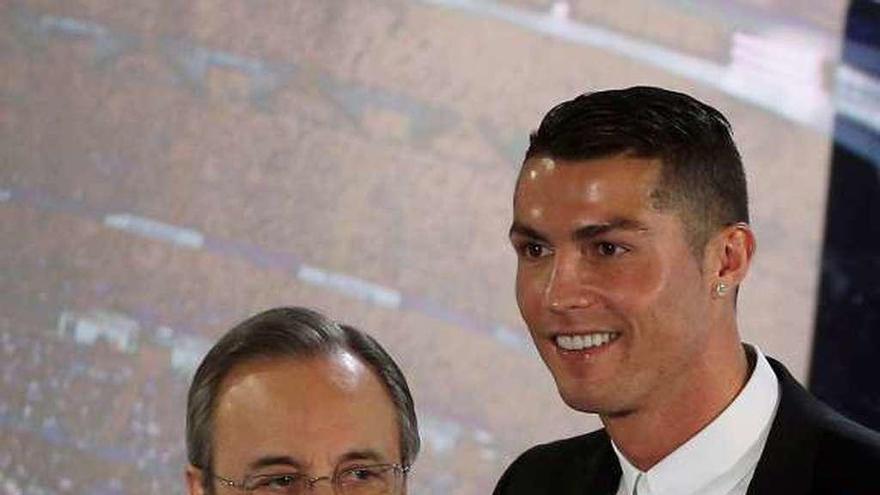 Cristiano Ronaldo, con Florentino Pérez.