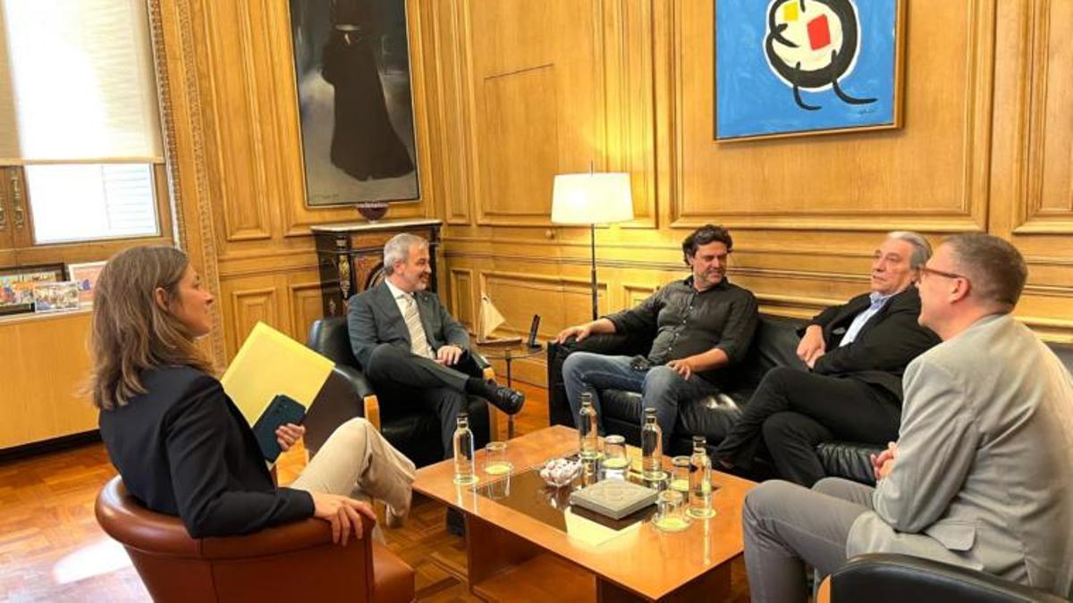 Reunión de Carles Garcia Hermosilla con el alcalde Jaume Collboni