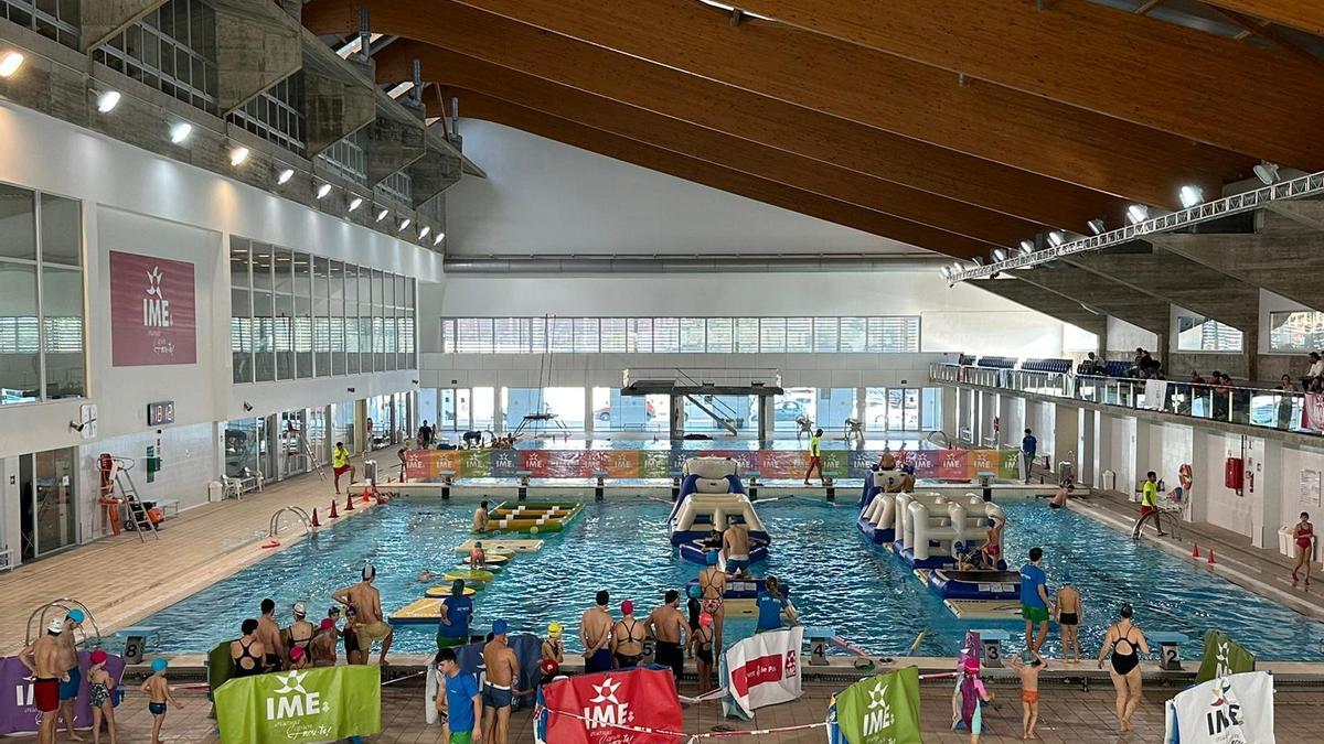 450 personas participan en la primera Festa Aquàtica de Nadal en las piscinas de Son Moix