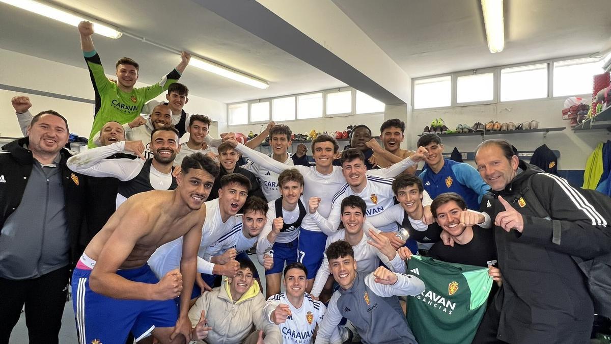 El Deportivo Aragón celebra su tercera victoria consecutiva.