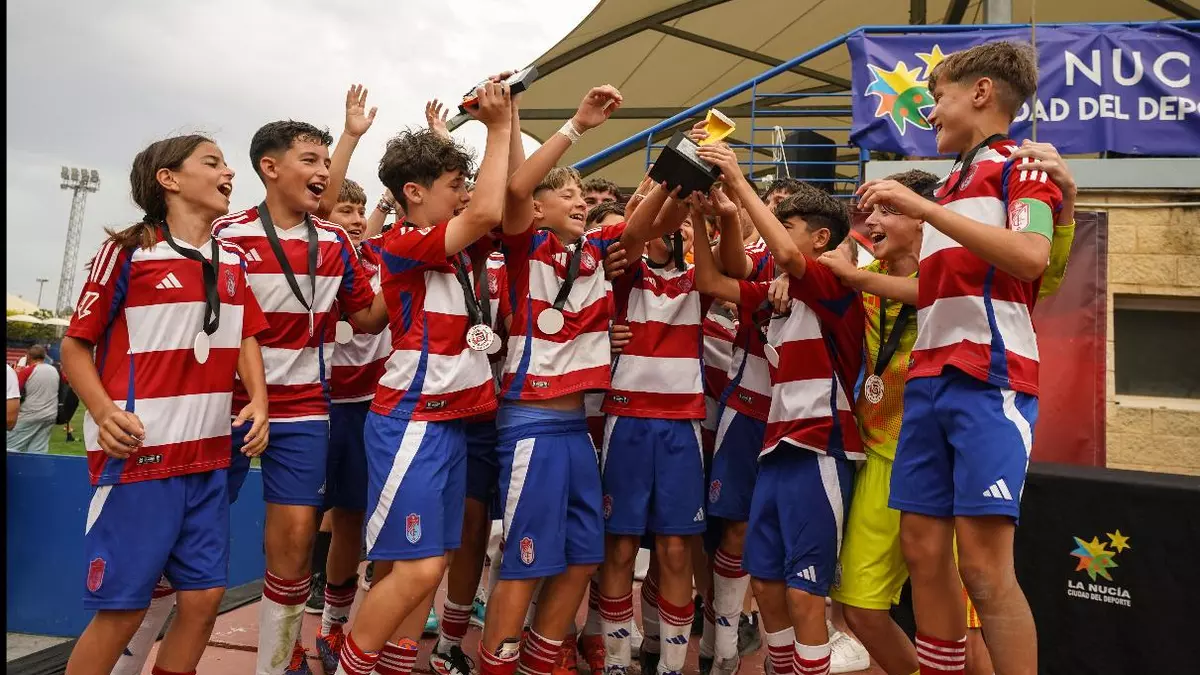 Granada fue el doble campeón del III CFLN World Cup de fútbol base