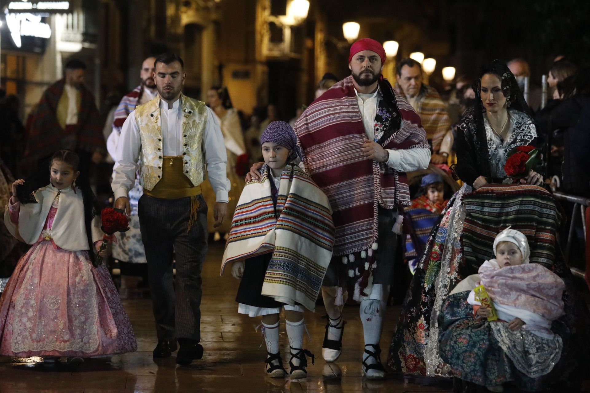 Búscate en el primer día de ofrenda por la calle Quart (entre las 22:00 a las 23:00 horas)