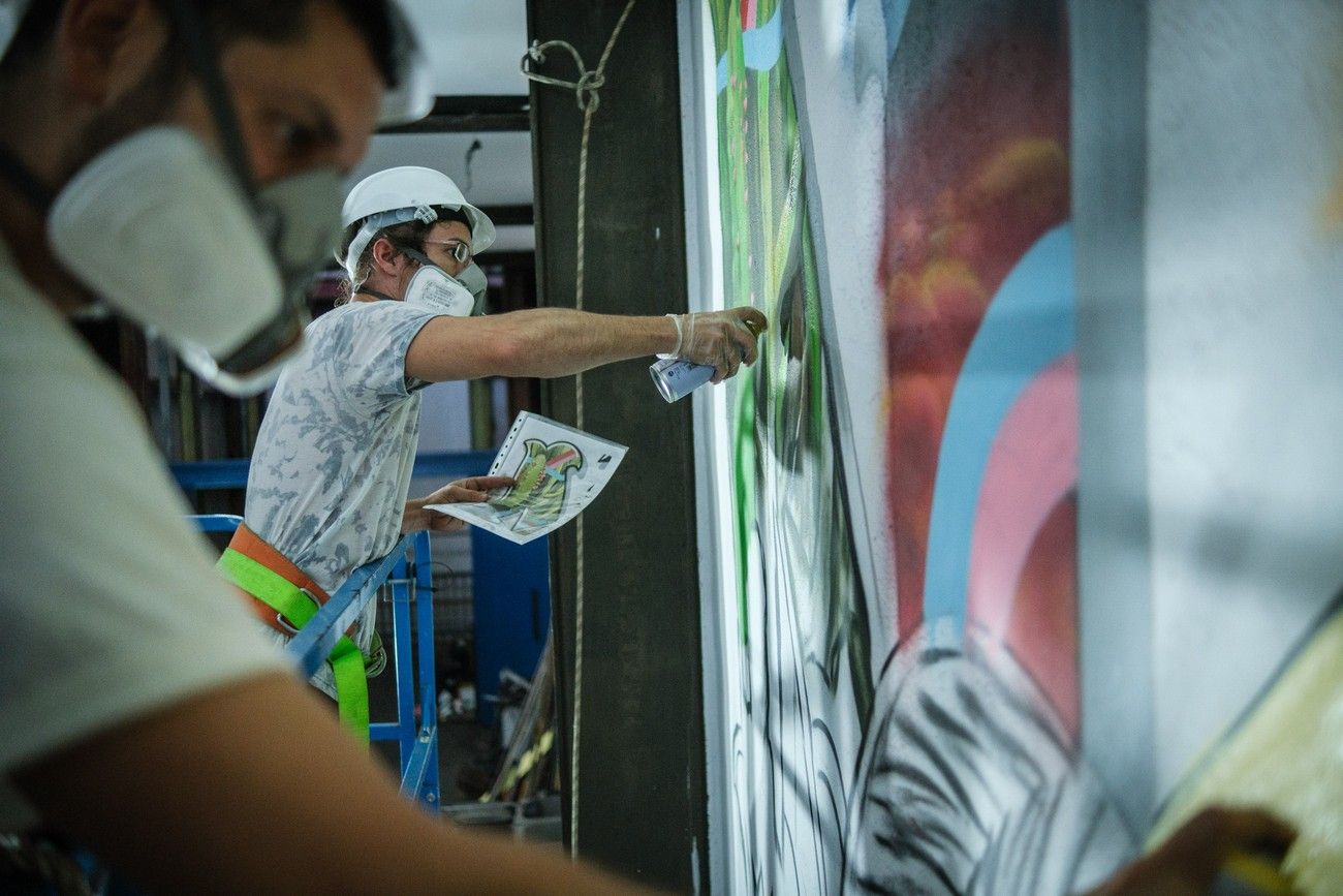 EL DÍA diseña un mural para ensalzar el espíritu de las Islas y su habla en el Día de Canarias