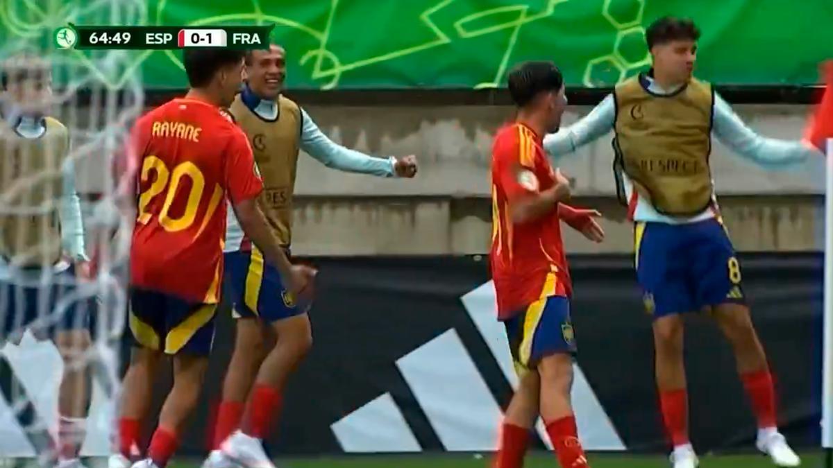 ¡Golazo de Dani Rodríguez en el Europeo Sub-18! Atentos a su celebración...