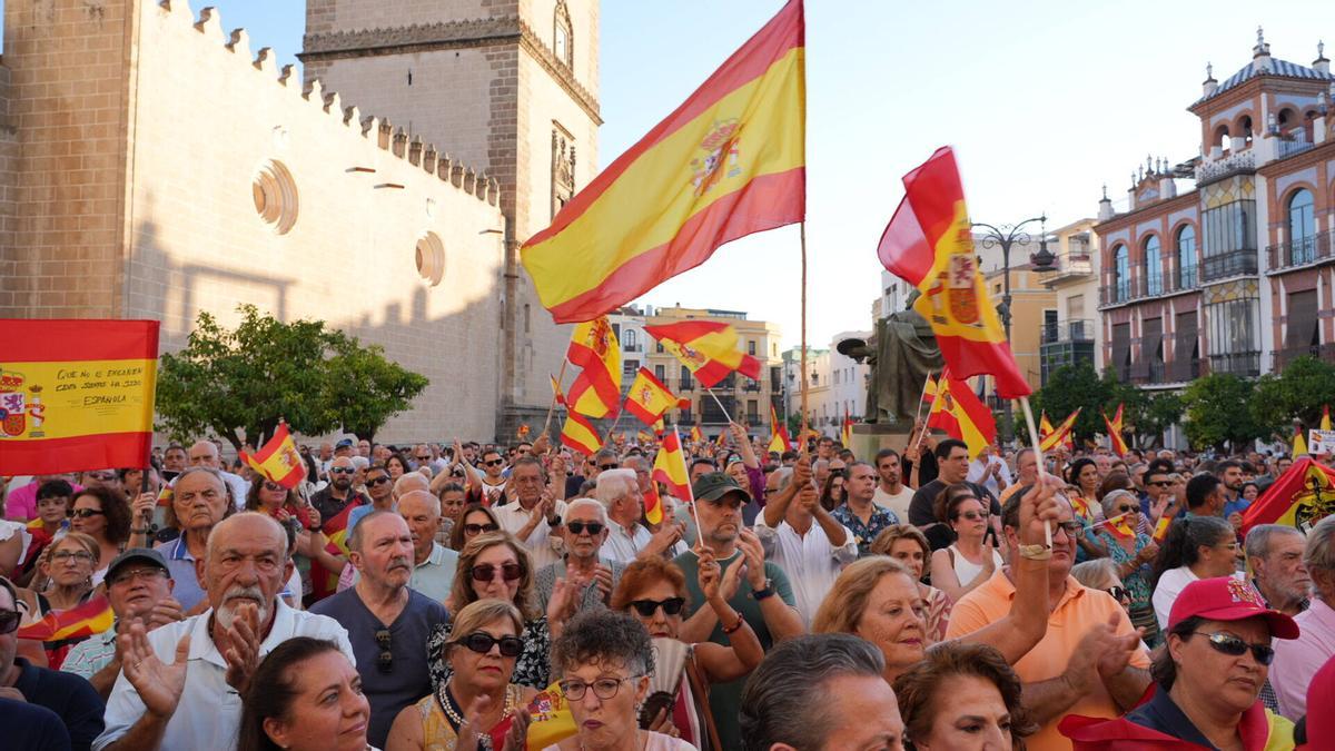 Galería | Las manifestaciones en apoyo de Ceuta en Extremadura, en imágenes