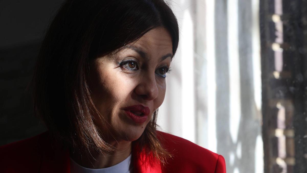 Primer plano de Sira Rego (IU), al frente del primer ministerio dedicado exclusivamente a la Juventud y la Infancia