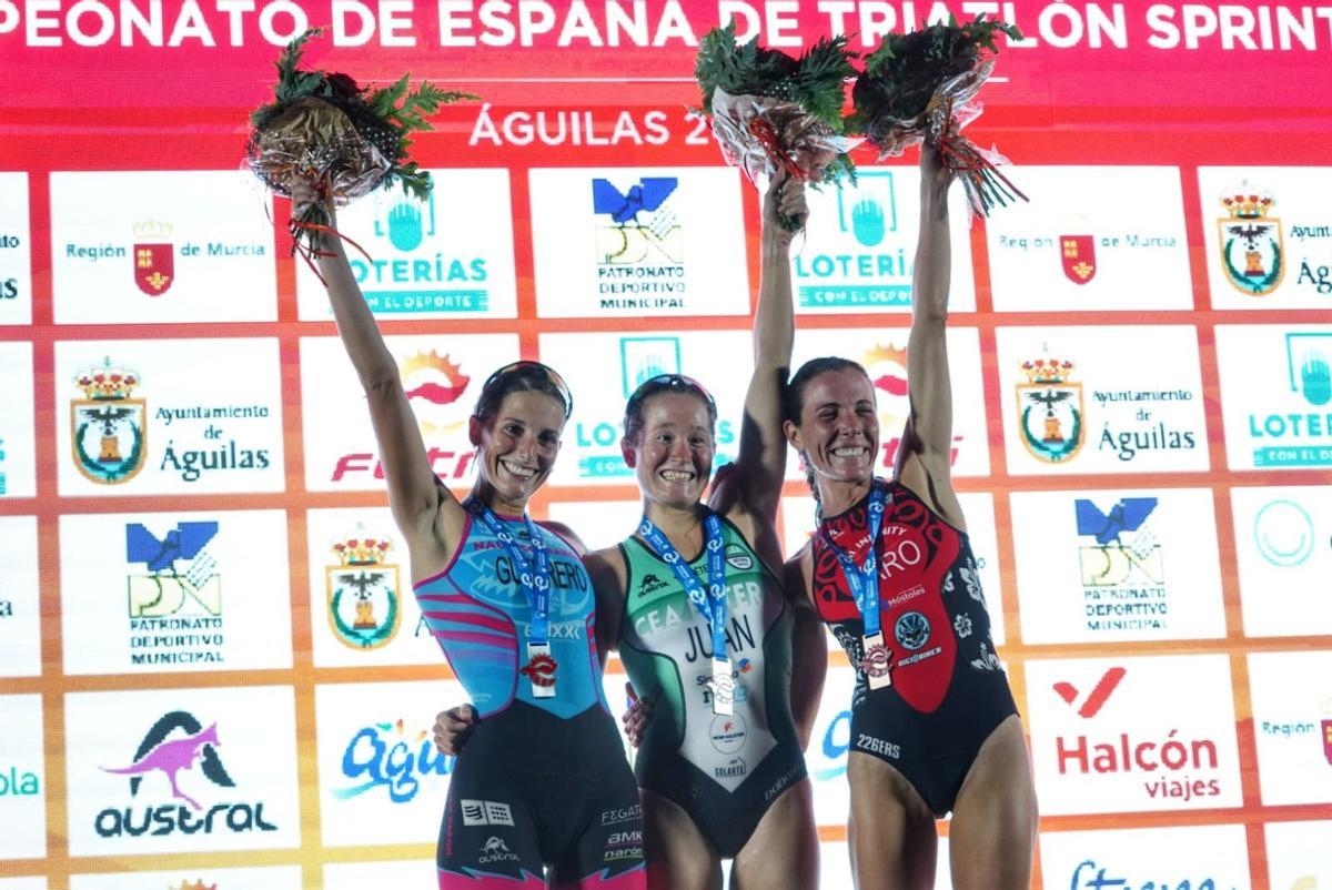 Podio de la categoría élite, con Noelia Juan campeona de España distancia sprint