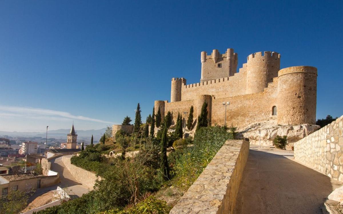 El Castillo de la Atalaya es una de las estructuras fortificadas mejor conservadas de toda España/