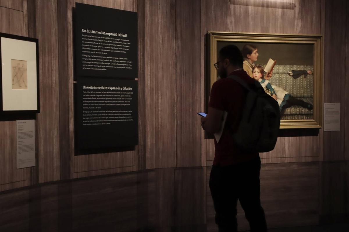 "Los mundos de Alicia. Soñar el país de las maravillas" llega a CaixaForum València.