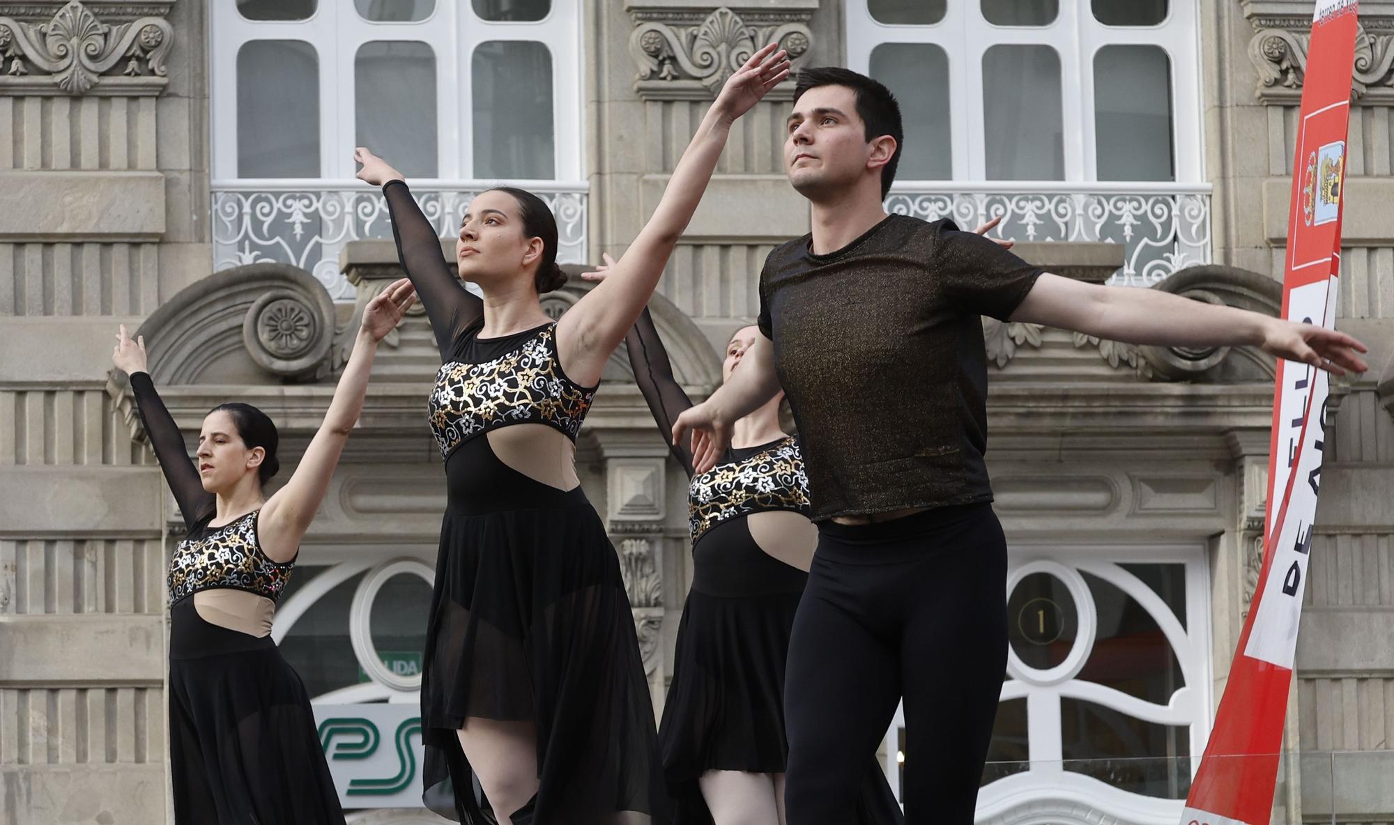 La ciudad se entrega a la música y la danza