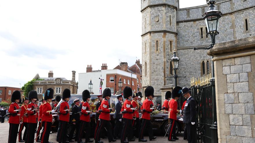 EN DIRECTE: El cos d&#039;Elisabet II arriba a Windsor, on serà enterrada