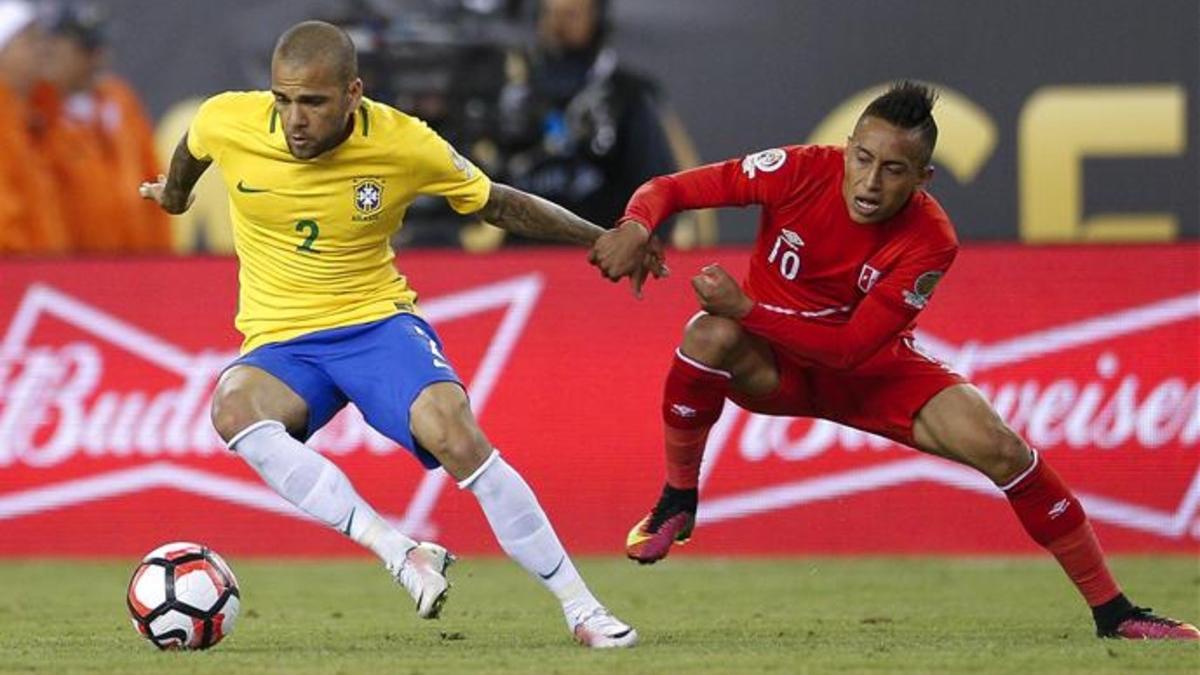 Alves cambia Brasil por la nueva camiseta de la Juve