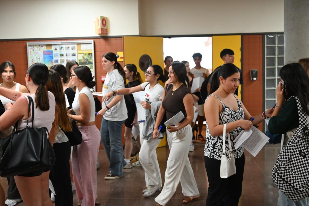 La Selectividad arranca en la UMH entre nervios e ilusión