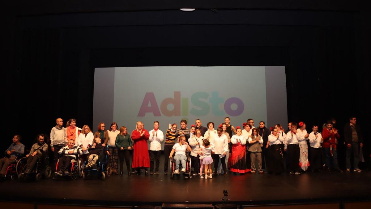 Miembros de Adisto en la gala celebrada en Torrent.