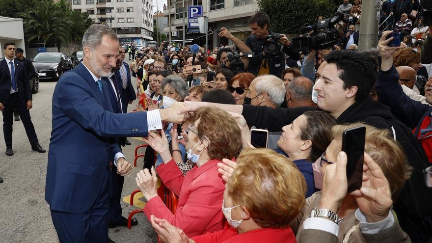 Felipe VI es aclamado en Vigo con vítores de &quot;¡Viva el rey!&quot;