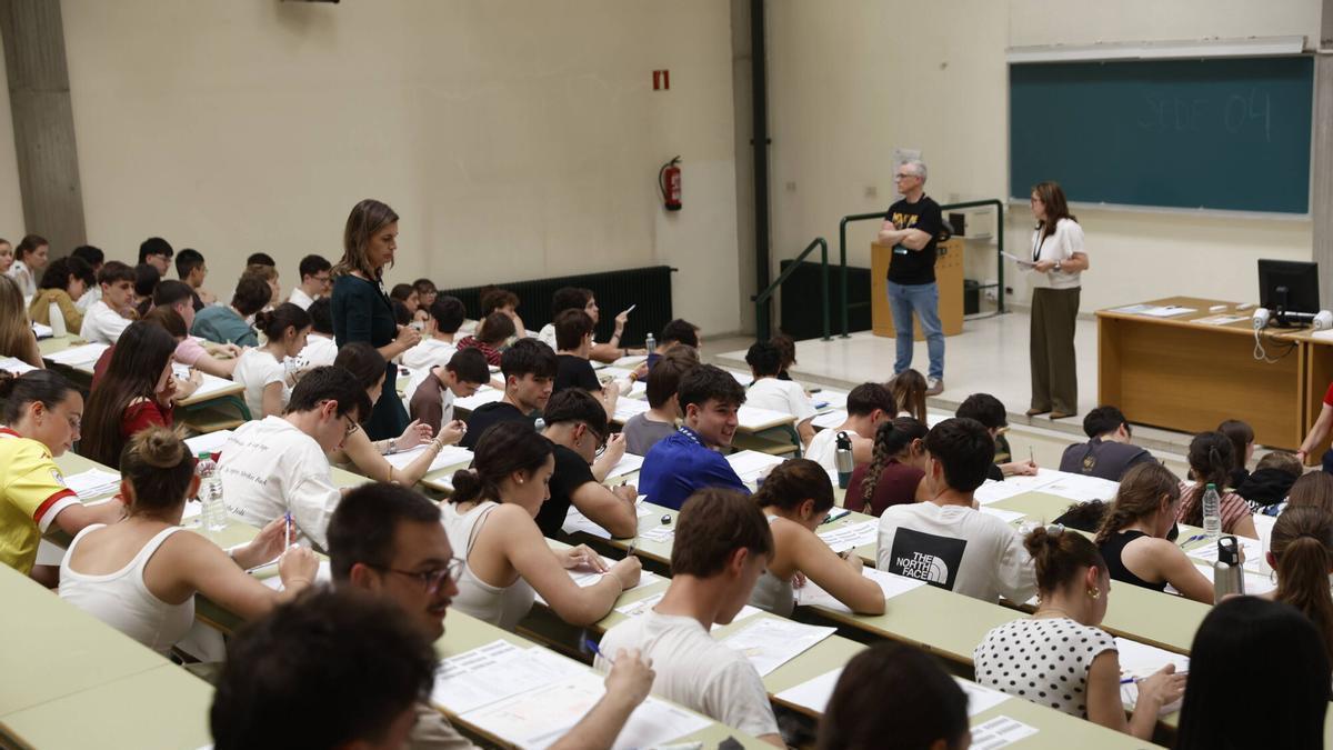 Examen de la PAU en Oviedo en la convocatoria ordinaria de junio
