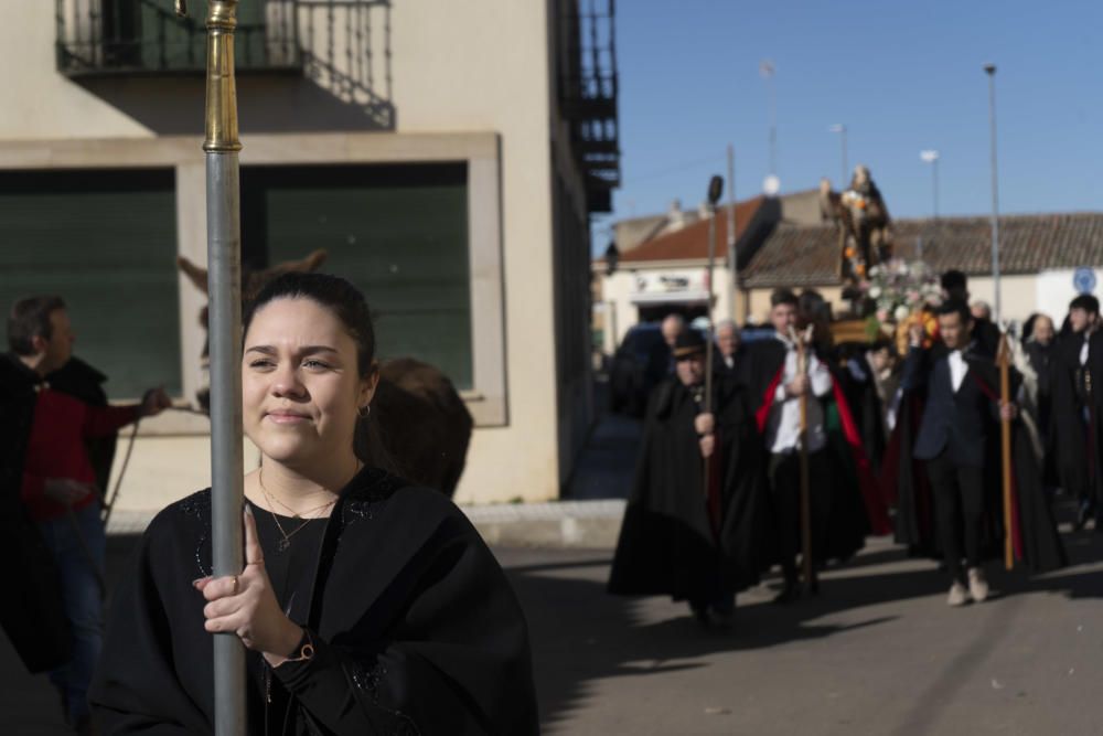 Monfarracinos celebra San Antón con las tradicionales "relaciones"