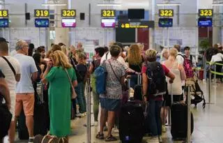 El Aeropuerto roza en mayo la media de viajeros de julio de 2024