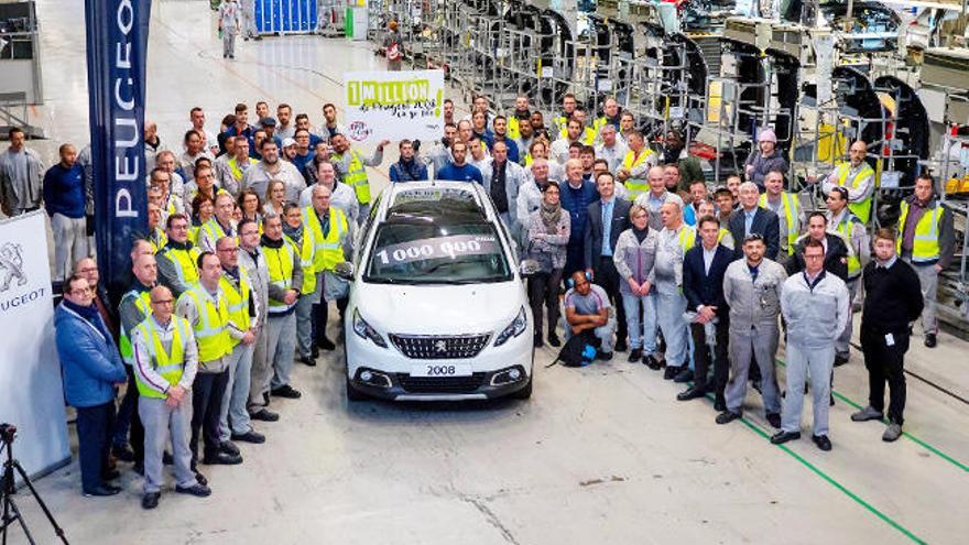 Celebración de la unidad un millón del Peugeot 2008. PEUGEOT