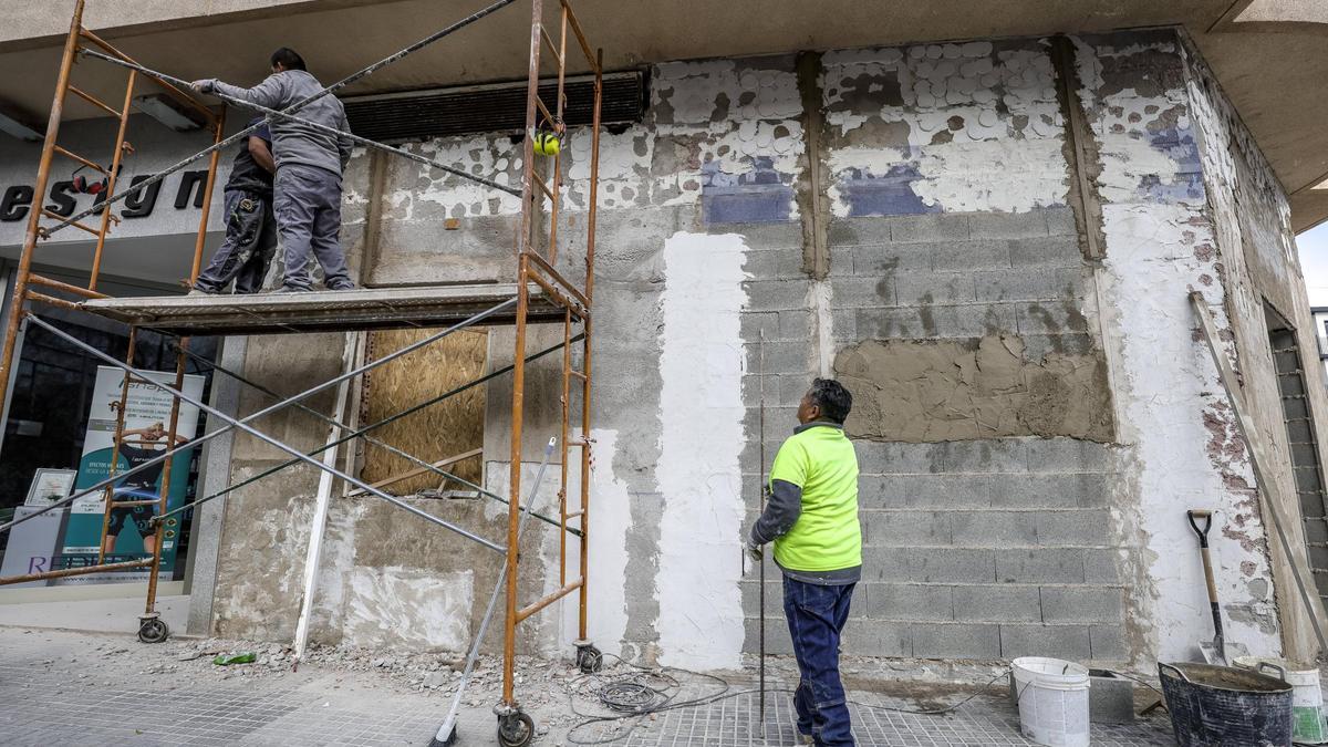 VÍDEO | Inversores compran oficinas bancarias en Palma para hacer minipisos