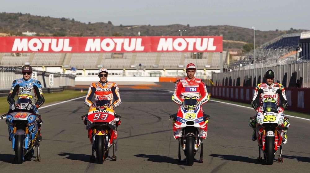 Así se hizo la foto de los nueve gandadores de la temporada en #MotoGP