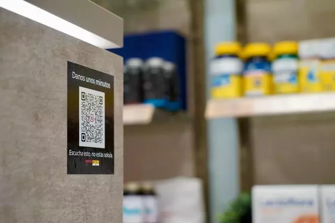 Badajoz suma a las farmacias de la provincia en su estrategia de prevención contra el suicidio mediante códigos QR