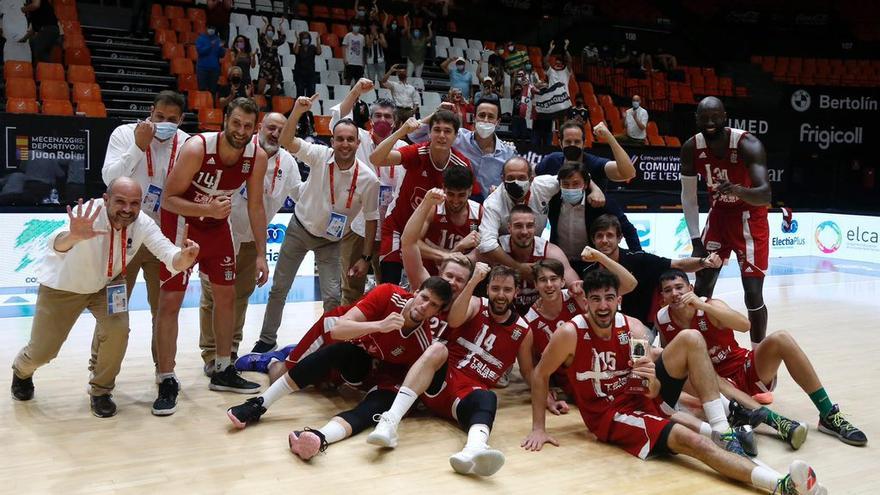 El CB Cartagena celebra su ascenso a la LEB Plata