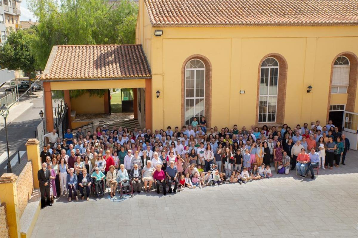 Protestantes de Xàtiva reunidos en la iglesia de la calle Corretgeria, este 2023.