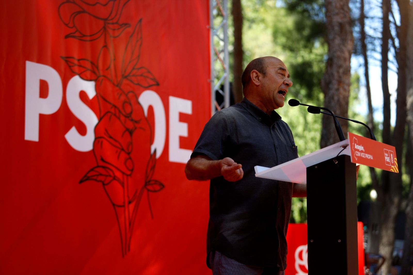 Las mejores imágenes de la Fiesta de la Rosa del PSOE en el Parque de Atracciones de Zaragoza