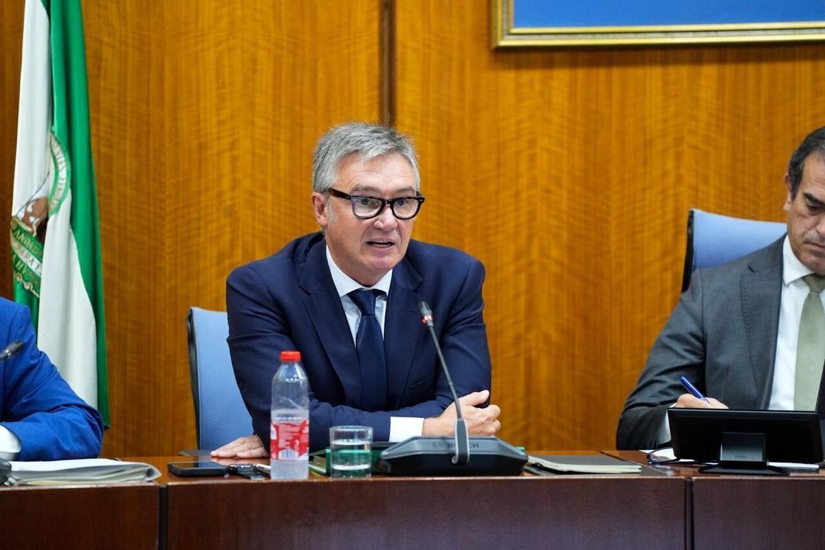 24/09/2026 El vicepresidente segundo y consejero de Turismo, Justicia, Desregulación y Administración Local de la Junta de Andalucía, Manuel Gavira, comparece en comisión parlamentaria. SOCIEDAD ESPAÑA EUROPA POLÍTICA ANDALUCÍA JOAQUÍN CORCHERO/PARLAMENTO DE ANDALUCÍA