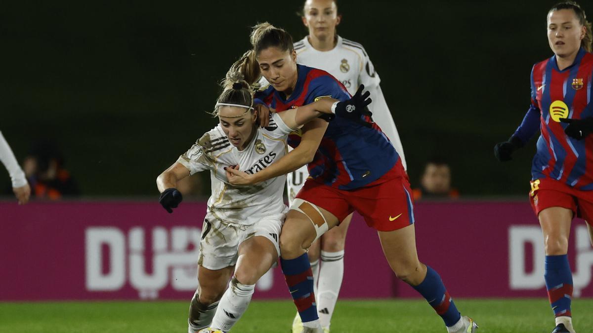 La imagen que nunca queremos ver: Laia Aleixandri se retira en camilla y entre lágrimas tras lesionarse en la rodilla