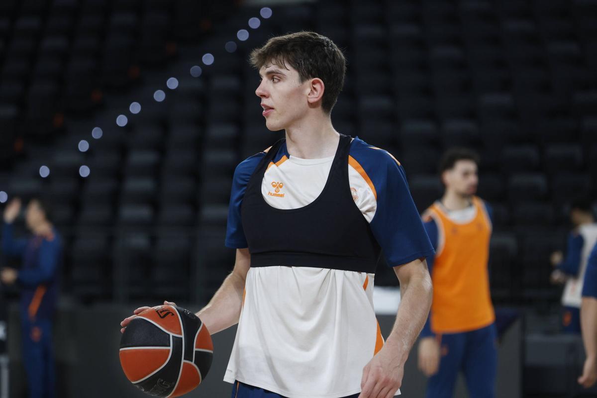 Valencia Roig Arena Entrenamiento y rueda de prensa previa al partido de Euroleague contra Panathinaikos PEDRO MARTÍNEZ Kameron Taylor Josep Puerto VLC