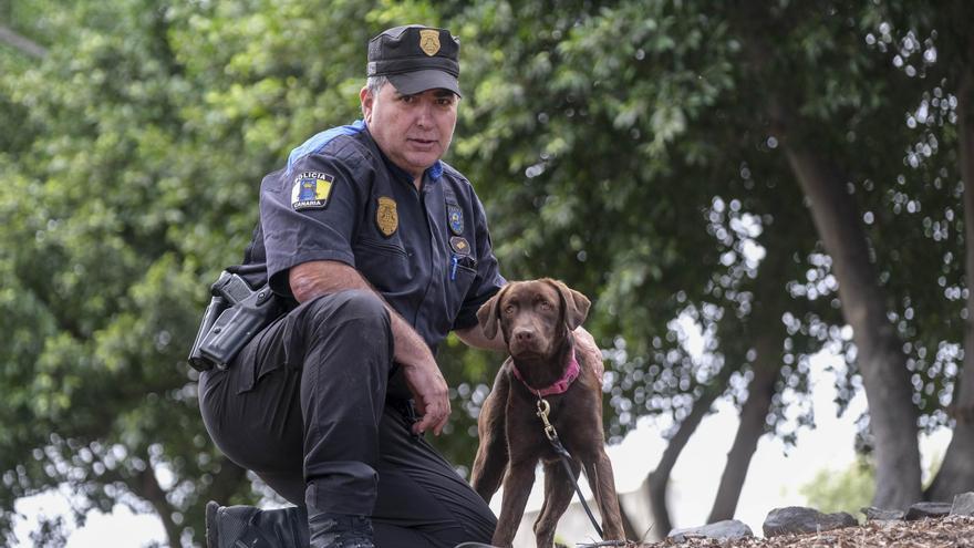Nika, la perra-policía del CEMELPA