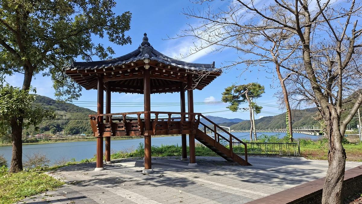 Una de las imágenes tomadas a orillas del río.