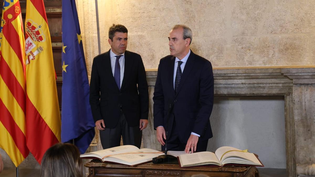 El 'president' Carlos Mazón junto al nuevo presidente del CES, Fernando Móner, en su toma de posesión, este jueves.