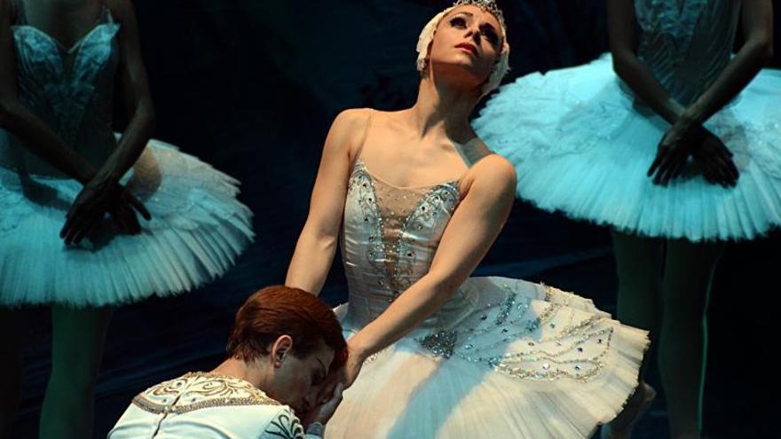 El Ballet de Moldavia ofrece &quot;El lago de los cisnes&quot;.