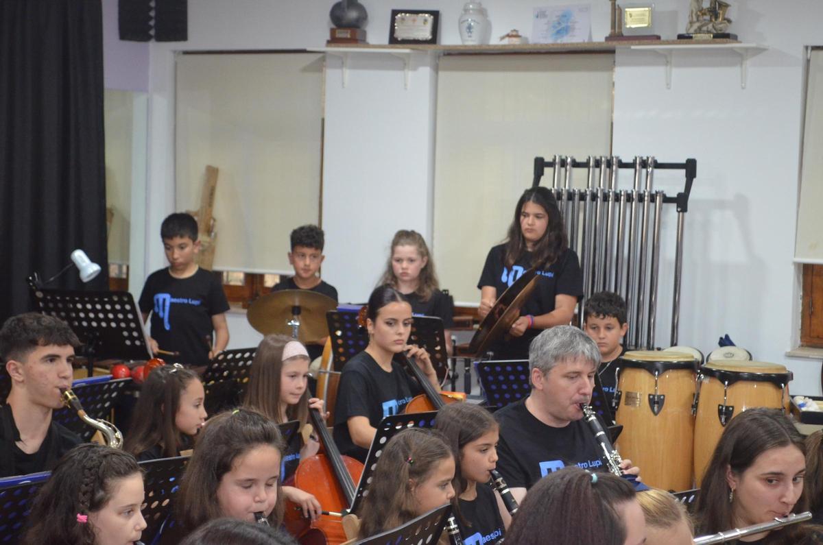 GALERÍA | La Banda Maestro Lupi despide el curso