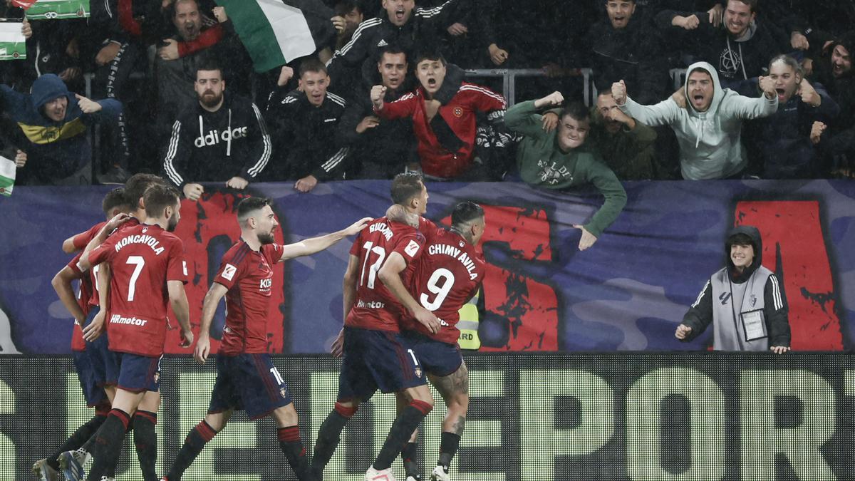 Osasuna celebra uno de los goles ante el Granada.