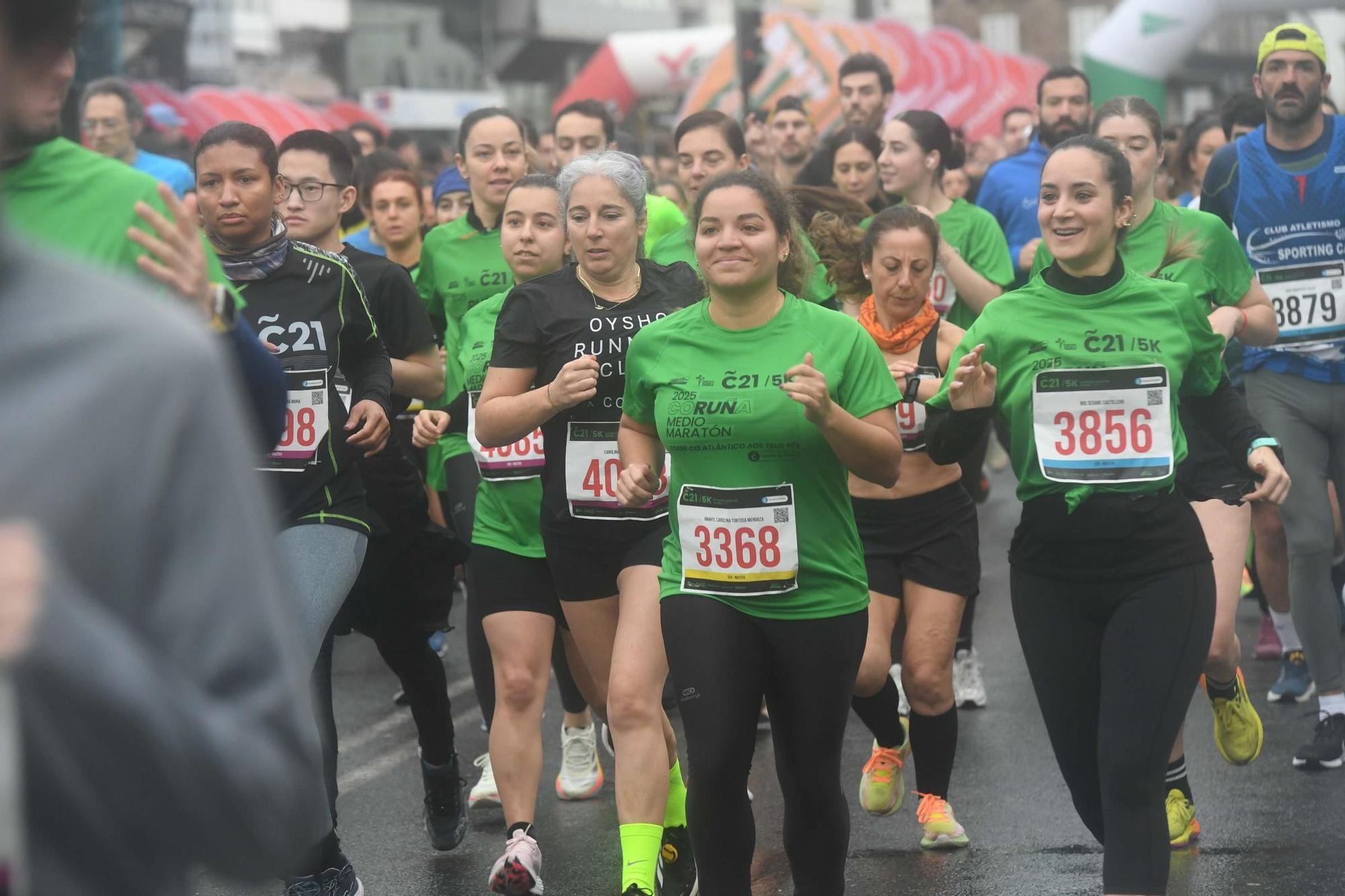 Coruña 21: búscate en la galería de fotos de la carrera de medio maratón en A Coruña