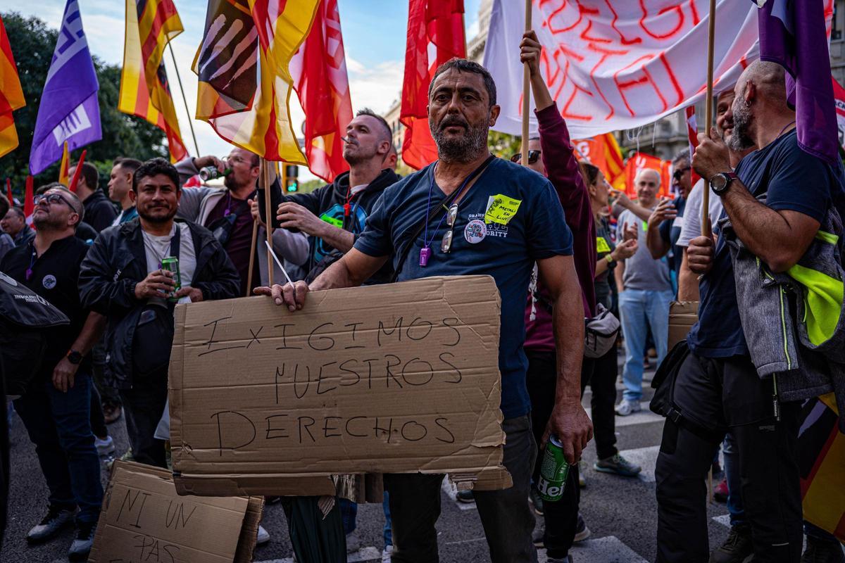 Los trabajadores del metal llevan su protesta al centro de Barcelona