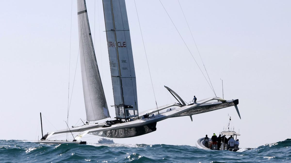 America's Cup challenger BMW Oracle USA17 trimaran sails before the Race 1 at the 33rd America's Cup off the coast of Valencia February 12, 2010. REUTERS/Pascal Lauener (SPAIN - Tags: SPORT YACHTING IMAGES OF THE DAY) SAILING-AMERICAS/