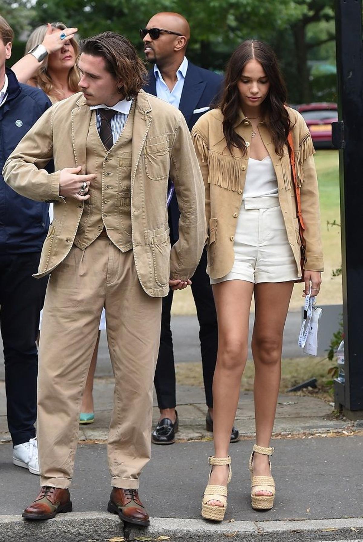 Brooklyn Beckham y Hana Cross acuden a Wimbledon