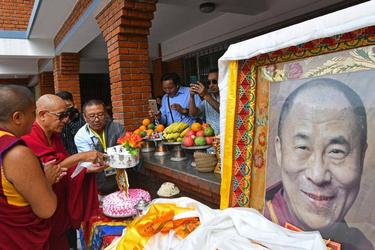 Nepal celebra el 88 cumpleaños del Dalái Lama