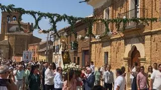 Villamayor de Campos aclama a su “Reina”, la Virgen del Socastro, en el centenario de su coronación