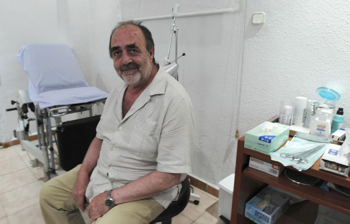 Pere Enguix, ginecologo.