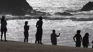 Asturias llegó a los 37 grados este lunes... pero se prevé que alcance los 40 en pleno puente festivo