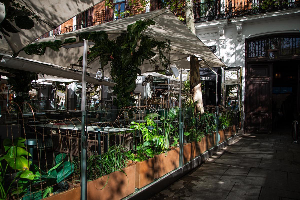 La terraza de Ramsés antes de liberar el pasillo frente a la fachada